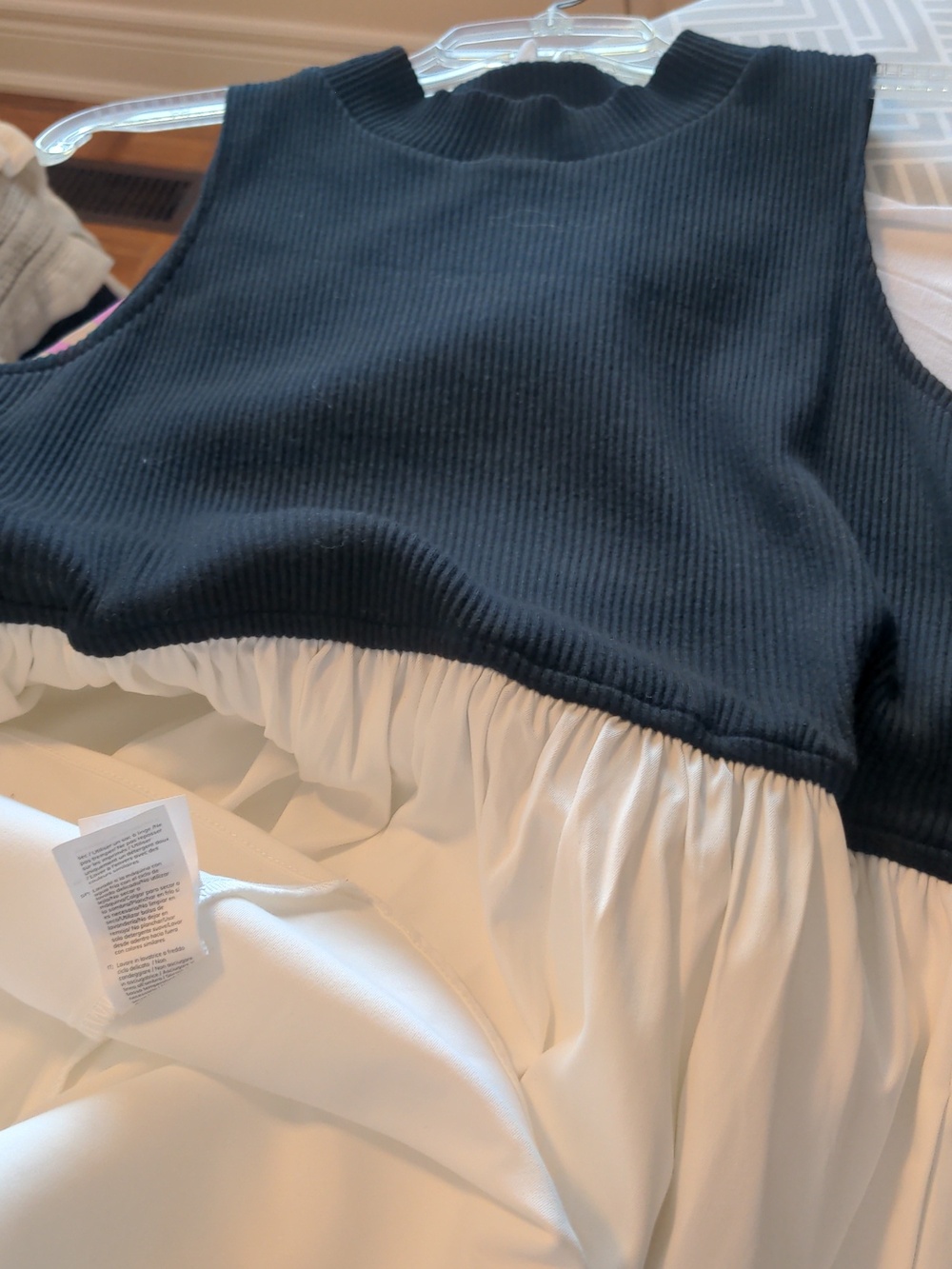 Sleeveless Black Bodice White Skirt Maxi Dress - Picture 4 of 8
